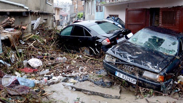 <p>
	Аспарухово след наводнението от&nbsp;19 юни 2014 г. <em>Снимка: Архив БТА</em></p>
