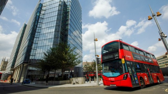 <p>
	Изглед към Лондон. <em>Снимка: Luke MacGregor/Bloomberg</em></p>
