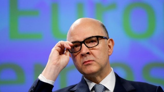 <p>
	<em>На снимката: Европейският комисар по&nbsp;икономическите и финансовите въпроси Пиер Московиси</em>,&nbsp;<em>Архив Ройтерс</em></p>
