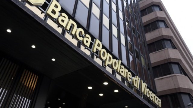 <p>
	Италианската&nbsp;&nbsp;Banca Popolare di Vicenza поиска държавна помощ. <em>Снимка: Ройтерс</em></p>
