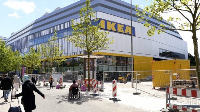 <p>
	Магазинът на IKEA в центъра на Хамбург.&nbsp;<em>Снимка: Архив, Ройтерс</em></p>
