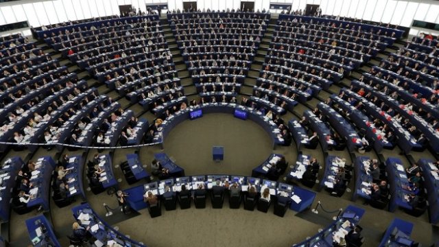 <p>
	Пленарната зала на ЕП в Страсбург. <em>Снимка: Архив Ройтерс</em></p>
