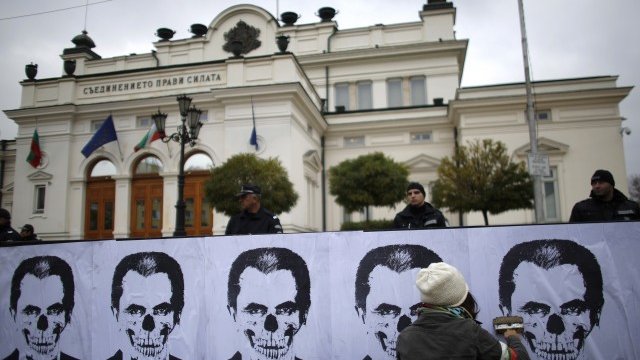 <p>
	Първан Симеонов: Ситуацията в страната зависи от това, ще има ли опит за големи социални протести през зимата. <em>Снимка: Ройтерс</em></p>
