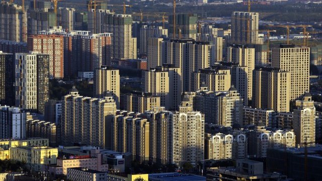 <p>
	Жилищният пазар в страната ще получи нов тласък заради урбанизацията и ограниченото предлагане на земя. <em>Снимка: архив, Ройтерс</em></p>
