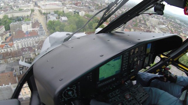 <p>
	Кадри от борда на&nbsp;<span style="line-height: 100%;">AS 565MB Panther. <em>Снимка: Макс</em></span></p>
