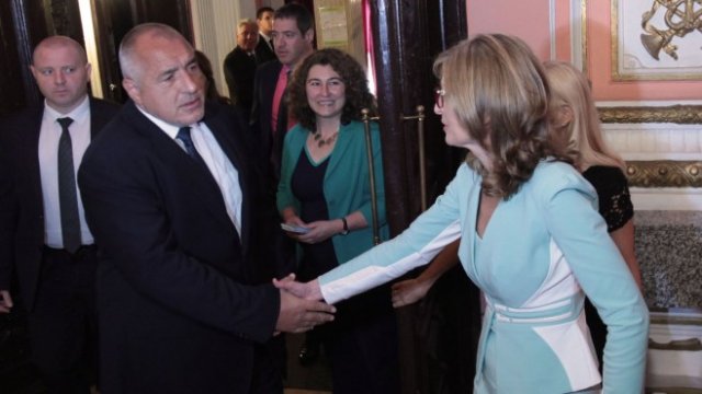 <p>
	Бойко Борисов и Екатерина Захариева. <em>Снимка: Димитър Кьосемарлиев, Investor Media Group</em></p>
