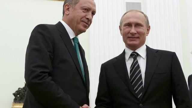 <p style="text-align: justify;">
	Турският президент Ердоган и руският държавен глава Владимир Путин. <em>Снимка: архив, Ройтерс</em></p>
