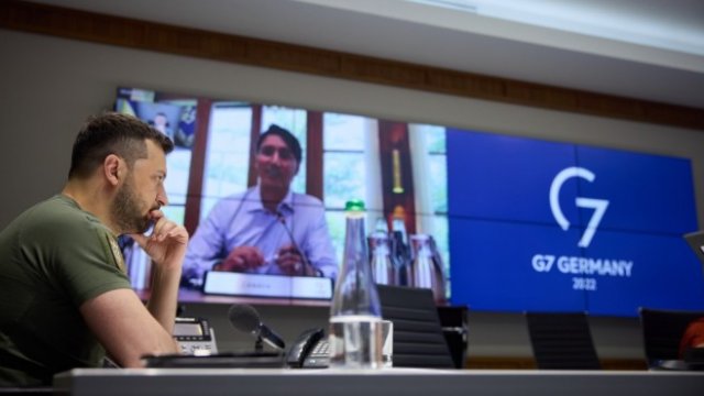 <p>
	<em>Володимир Зеленски по време на срещата на Г-7. Снимка: President.gov.ua</em></p>
