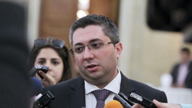 <p>
	Министърът на регионалното развитие Николай Нанков. <em>Снимка: БТА</em></p>
