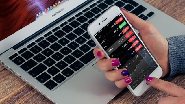 Екипът на Investor.bg търси стажанти - макроикономика и капиталови пазари