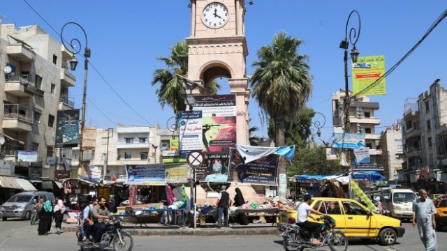 <p>
	Кадър от сирийския град Идлиб. <em>Снимка: Ройтерс</em></p>
