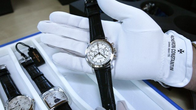 <p>
	Vacheron Constantin е една от луксозните марки на&nbsp;Richemont.<em> Снимка: Ройтерс</em></p>
