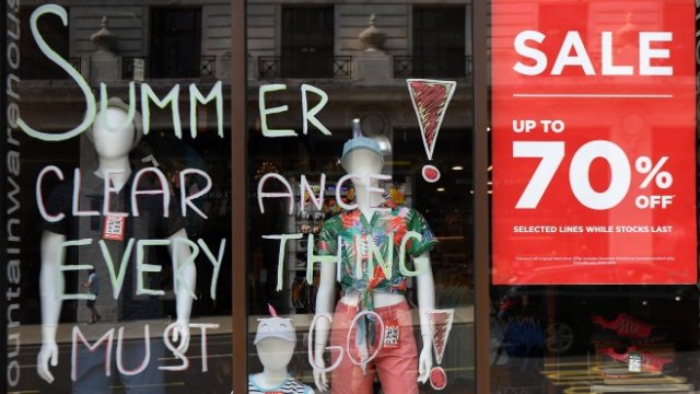 Защо се срина британската икономика? 