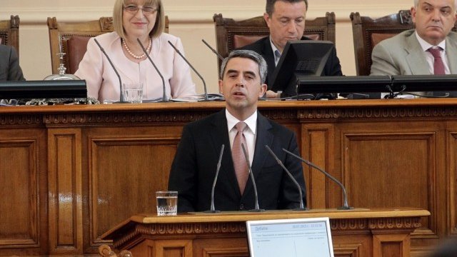 <p>
	Президентът Росен Плевнелиев направи обръщение към народните представители по повод предложението си за национален референдум. <em>Снимка: БТА</em></p>
