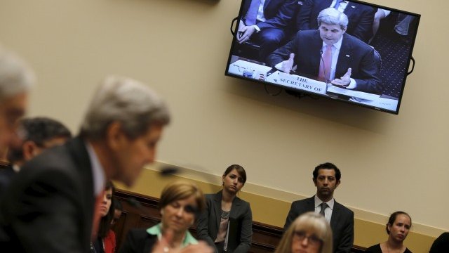 <p>
	Джон Кери по време на изслушването си в Конгреса. <em>Снимка: Ройтерс</em></p>
