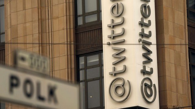 <p>
	Twitter продължава да не успява да привлече достатъчно потребители. <em>Снимка: Ройтерс</em></p>
