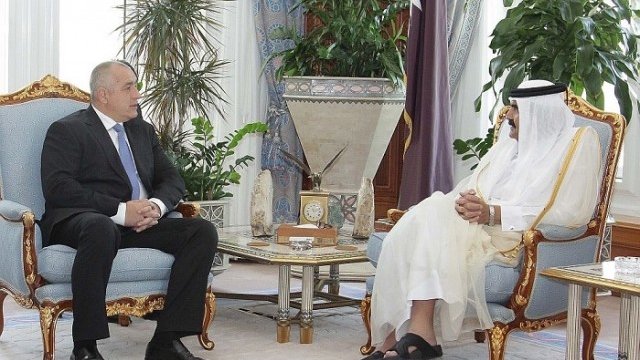 <p>
	Борисов се срещна с&nbsp;Негово Превъзходителство баща-шейх на Катар Хамад бин Халифа Ал Тани. Снимка: <em>Правителствена пресслужба</em></p>
