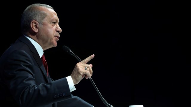 <p>
	Реджеп Ердоган по време на днешното си изказване <em>Снимка: Ройтерс</em></p>
