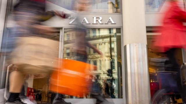 <p>
	Магазин на Zara. <em>Снимка: Bloomberg LP</em></p>
