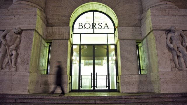 <p>
	Борсата в Милано. <em>Снимка: Bloomberg L.P.</em></p>

