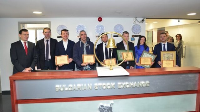 <p>
	Победителите в днешното награждаване. <em>Снимка: БФБ</em></p>
