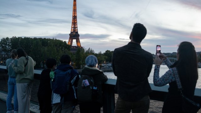 Властите в Париж искат да предотвратят опасността градът да се превърне в крепост само за богатите. Снимка: Bloomberg LP