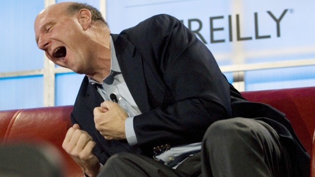 <p>
	Балмър напуска Microsoft след 13 години начело на концерна. <em>Снимка: Ройтерс</em></p>
