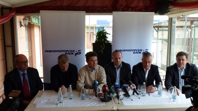 <p style="text-align: justify;">
	РБ си постави оценка 4,50 за участието в управлението. <em>Снимка:&nbsp;Реформаторски блок</em></p>
