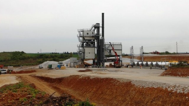 <p>
	Строителството на магистрала &bdquo;Хемус&ldquo; между п. в. &bdquo;Боаза&ldquo; и връзката с пътя Русе - Велико Търново - 23.04.2019 г. <em>Снимка: АПИ</em></p>
