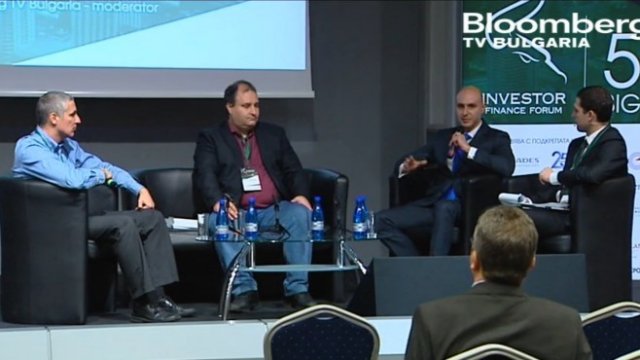 <p>
	От ляво надясно: Павел Николов, Васил Караиванов, Димитър Цонев и Димитър Вучев. <em>Снимка: Investor.bg</em></p>
