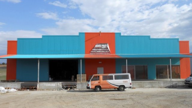 <p>
	Склад на гръцка логистична компания в Петрич. <em>Снимка: архив Ройтерс</em></p>
