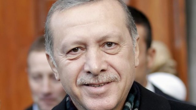 <p>
	Преди около месец президентът на Турция Реджеп Тайип Ердоган инспектира тунела.<em> Снимка: архив, Ройтерс</em></p>
