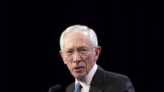 <p>
	Стенли Фишер<em>. Снимка: архив Ройтерс</em></p>
