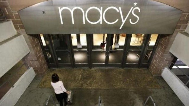 <p>
	Натискът на инвеститорите идва заради решението на други компании да продадат имотите си и да се върнат в тях като наематели. <em>Снимка: архив, Ройтерс</em></p>
