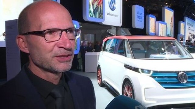 <p>
	Клаус Бишоф, директор по дизайна на Volkswagen. <em>Снимка: Bulgaria ON AIR</em></p>
