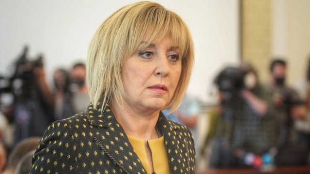 <p>
	<em>Мая Манолова, Снимка: Димитър Кьосемарлиев, Investor Media Group</em></p>
