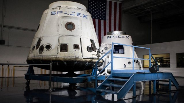 <p>
	Корабът Dragon на SpaceX. <em>Снимка: Ройтерс</em></p>
