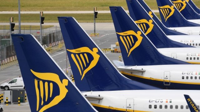 Ryanair настоява да няма такса върху самолетните билети за година