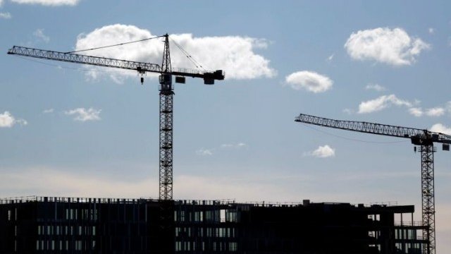 <p>
	Натрупванията на спестявания в периода 2008 &ndash; 2015 г., както и несигурността и нерентабилността на спестяванията в банките, ще са фактор на пазара на имоти до 2018 г., прогнозира управляващият партньор на &quot;Планекс Холдинг&quot;. <em>Снимка: архив, Ройтерс</em></p>
