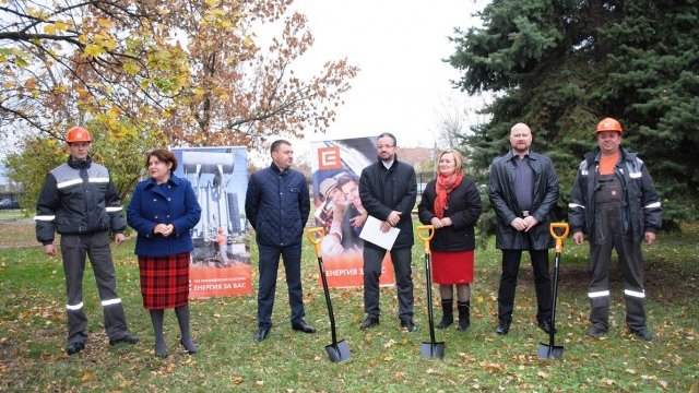 <p>
	ЧЕЗ даде старт на изграждането на учебен център. <em>Снимка: компанията</em></p>
