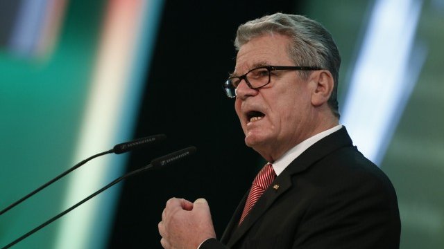 <p>
	Йоахим Гаук: &quot;Благоприличието в икономиката също е важно&quot;. <em>Снимка: Ройтерс</em></p>
