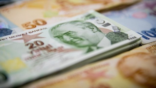 Анализатор: Няма дъно, под което турската лира да не може да падне