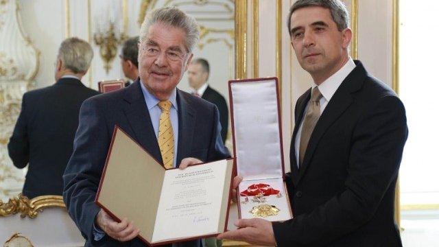 <p style="text-align: justify;">
	Росен Плевнелиев и австрийският президент Хайнц Фишер. <em>Снимка: Прессекретариат на президента</em></p>
