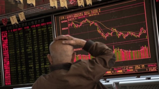 Акциите в Азия поевтиняха, йената и златото поскъпнаха