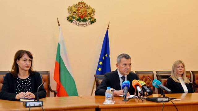 <p>
	Служебният министър Георги Тодоров по време на представянето на своя екип. <em>Снимка: БГНЕС</em></p>
