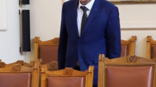 <p>
	Министърът на здравеопазването Стойчо Кацаров.&nbsp;<em>Снимка: Боби Тошев, БГНЕС</em></p>
