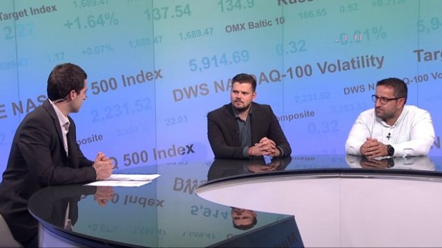 <p>
	Никола Филипов (по средата) и Георги Харизанов (вдясно). <em>Източник: Bloomberg TV Bulgaria</em></p>
