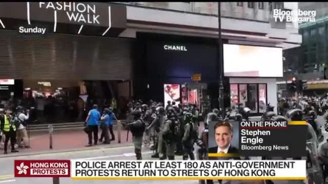 Нови сблъсъци между полиция и протестиращи в Хонконг
