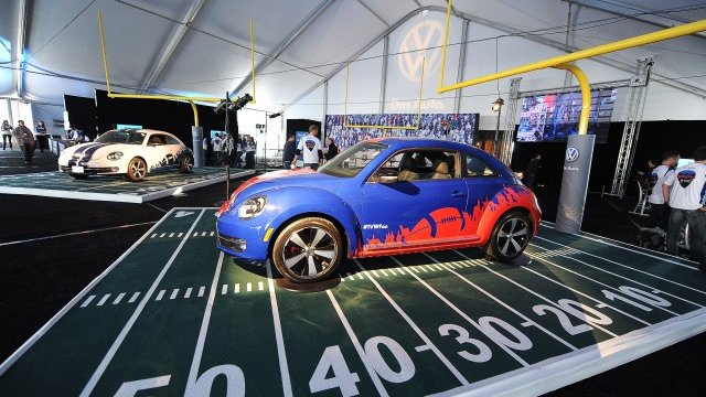 <p>
	Рекламна кампания на Volkswagen в Индианаполис. <em>Снимка: Getty Images News</em></p>
