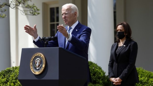 <p>
	Джо Байдън и вицепрезидентката Камала Харис. <em>Снимка: Bloomberg</em></p>
